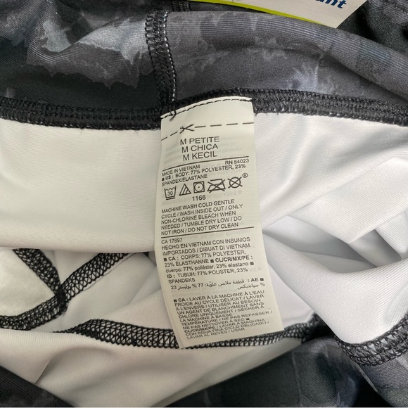 Old Navy Elevate Go Dry 7/8 Leggings - Picture 5 of 13